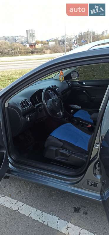 Универсал Volkswagen Golf 2010 в Виннице