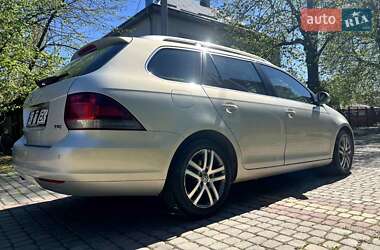 Універсал Volkswagen Golf 2010 в Тячеві