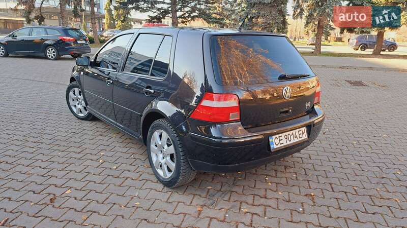 Хэтчбек Volkswagen Golf 2003 в Черновцах
