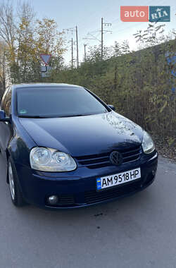 Хетчбек Volkswagen Golf 2006 в Києві