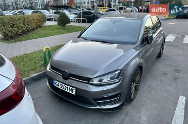 Хетчбек Volkswagen Golf 2014 в Києві