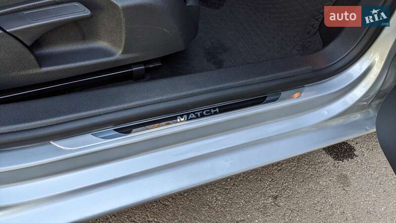 Універсал Volkswagen Golf 2013 в Чернівцях