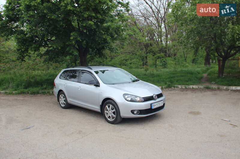 Універсал Volkswagen Golf 2012 в Одесі