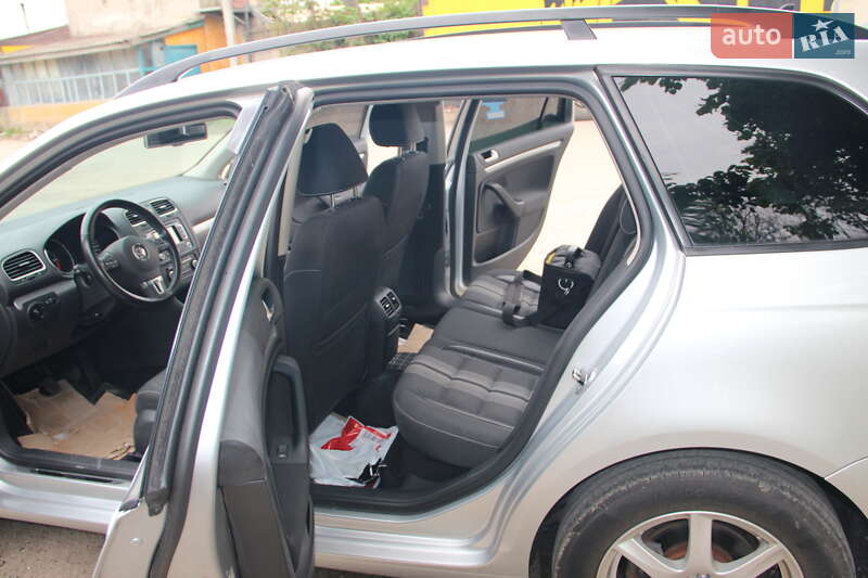 Універсал Volkswagen Golf 2012 в Одесі