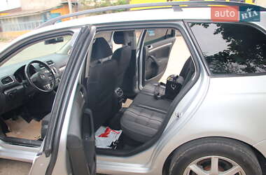 Універсал Volkswagen Golf 2012 в 
