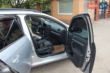 Універсал Volkswagen Golf 2012 в 