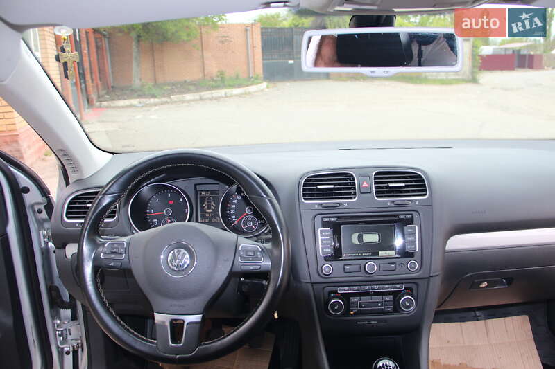 Універсал Volkswagen Golf 2012 в Одесі