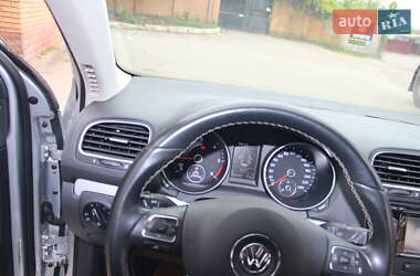 Універсал Volkswagen Golf 2012 в 