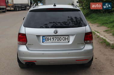 Універсал Volkswagen Golf 2012 в 