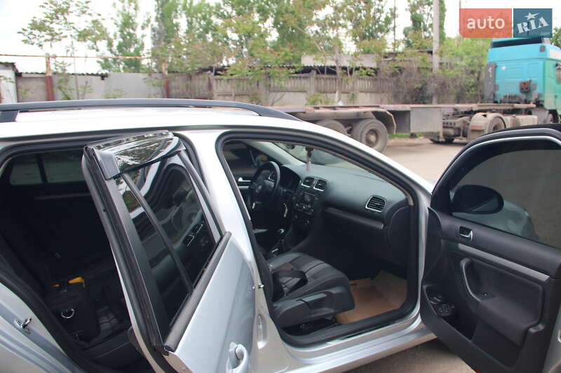 Універсал Volkswagen Golf 2012 в Одесі
