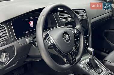 Хетчбек Volkswagen Golf 2018 в 