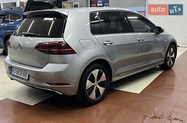 Хетчбек Volkswagen Golf 2018 в 