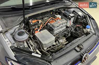 Хетчбек Volkswagen Golf 2018 в 