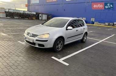 Хэтчбек Volkswagen Golf 2005 в Николаеве