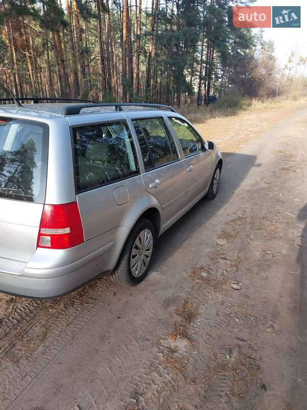 Универсал Volkswagen Golf 2003 в Буче