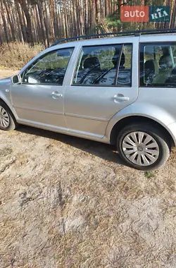 Volkswagen Golf 2003