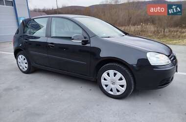 Хэтчбек Volkswagen Golf 2005 в Косове