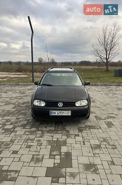 Универсал Volkswagen Golf 2000 в Ровно