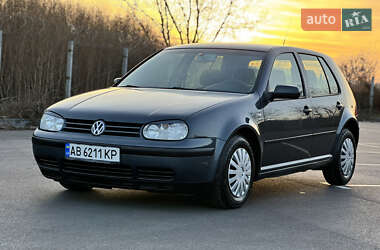 Хэтчбек Volkswagen Golf 2001 в Виннице