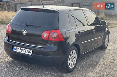 Хэтчбек Volkswagen Golf 2005 в Харькове