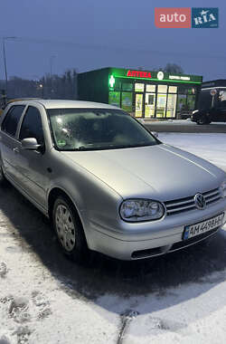 Хетчбек Volkswagen Golf 2003 в Дубні