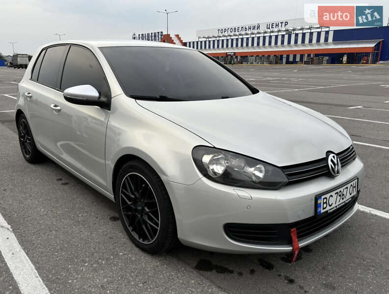 Хэтчбек Volkswagen Golf 2009 в Львове