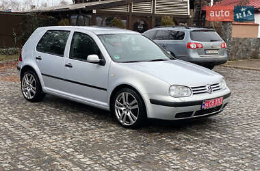 Хэтчбек Volkswagen Golf 2000 в Самборе