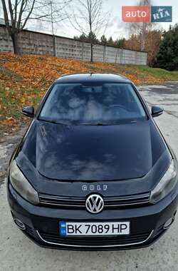 Хетчбек Volkswagen Golf 2010 в Вараші