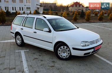 Универсал Volkswagen Golf 2003 в Мостиске