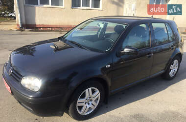 Хэтчбек Volkswagen Golf 2001 в Тысменице