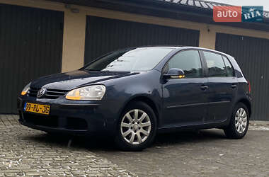 Хэтчбек Volkswagen Golf 2005 в Самборе