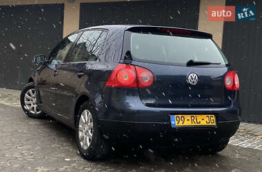 Хэтчбек Volkswagen Golf 2005 в Самборе