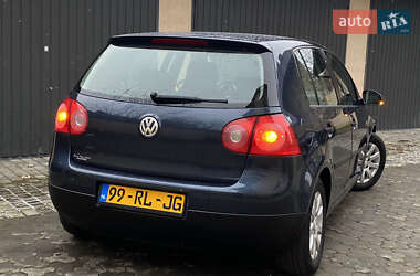 Хэтчбек Volkswagen Golf 2005 в Самборе