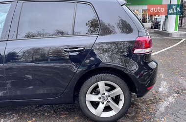 Хэтчбек Volkswagen Golf 2009 в 