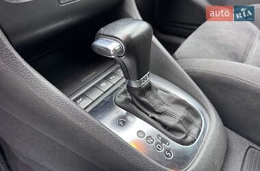 Хэтчбек Volkswagen Golf 2009 в 