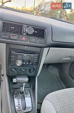 Хэтчбек Volkswagen Golf 1998 в Смеле