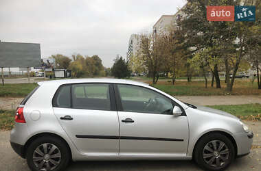 Хэтчбек Volkswagen Golf 2004 в Первомайске