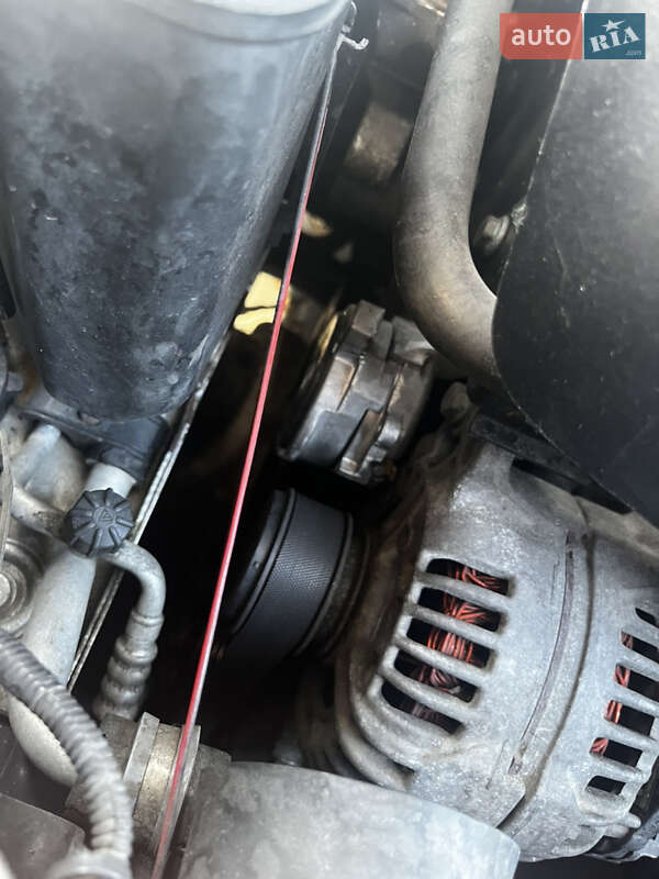 Хетчбек Volkswagen Golf 2004 в Львові