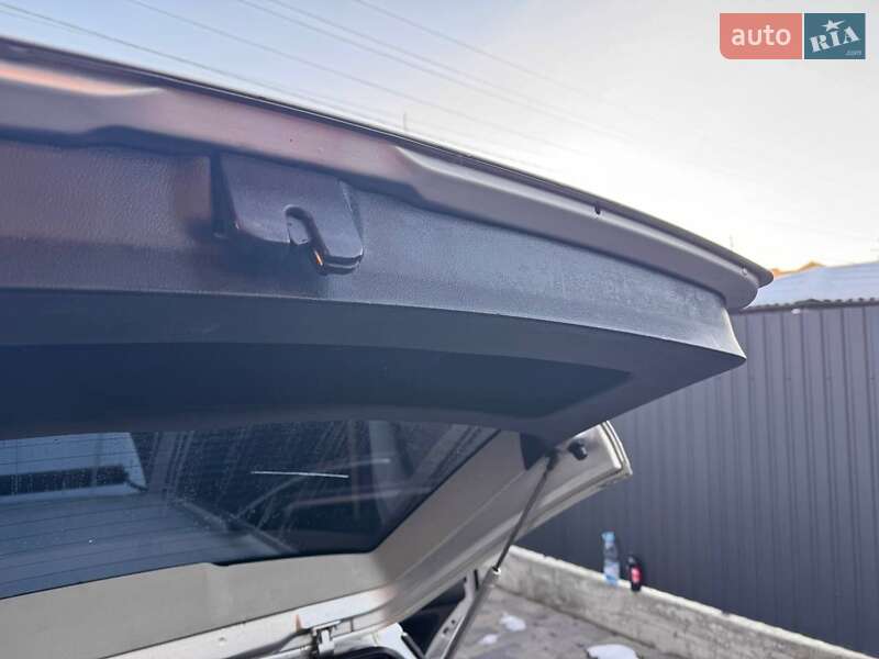 Універсал Volkswagen Golf 2002 в Цумані