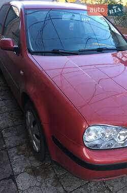 Хэтчбек Volkswagen Golf 2001 в Знаменке