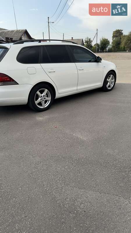 Універсал Volkswagen Golf 2012 в Луцьку