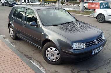 Хэтчбек Volkswagen Golf 2001 в Ладыжине