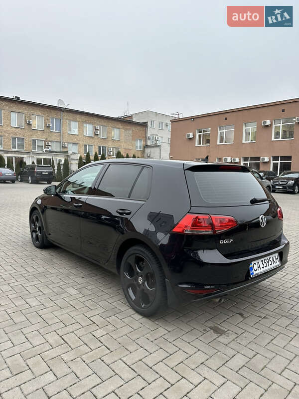 Хэтчбек Volkswagen Golf 2014 в Черкассах