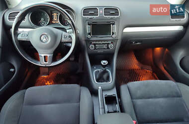 Хэтчбек Volkswagen Golf 2010 в Луцке