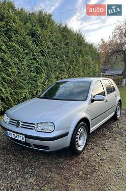 Хэтчбек Volkswagen Golf 2000 в Иршаве