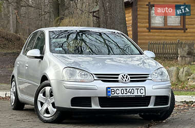 Хэтчбек Volkswagen Golf 2004 в Дрогобыче