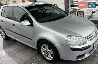 Хетчбек Volkswagen Golf 2004 в Ужгороді