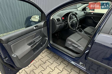 Хэтчбек Volkswagen Golf 2006 в Луцке