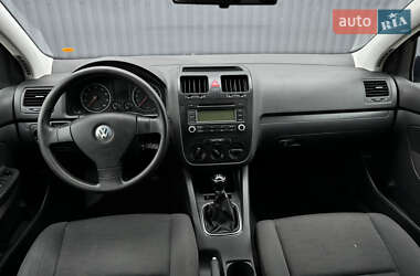 Хэтчбек Volkswagen Golf 2006 в Луцке