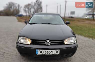 Хэтчбек Volkswagen Golf 2001 в Гадяче